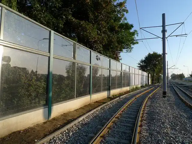 LEXAN™ prettrokšņa barjera pie dzelzceļa